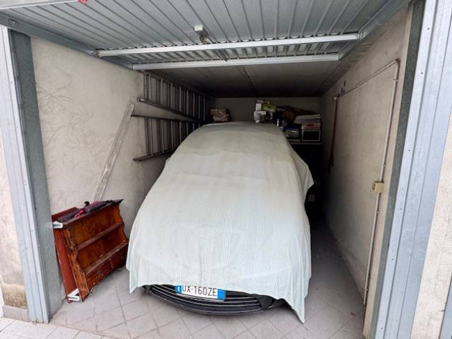 Box o garage in vendita a Lacchiarella