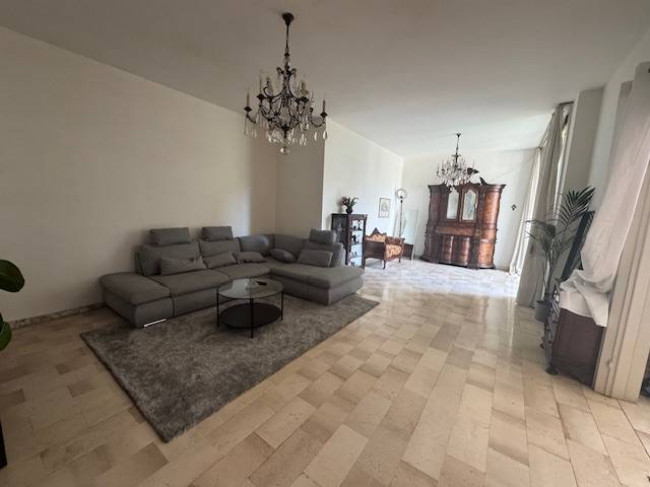 Appartamento in vendita a Pavia