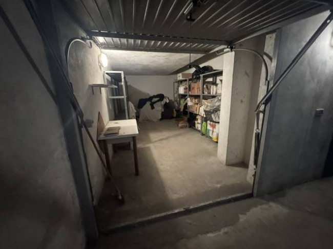 Box o garage in vendita a Pavia