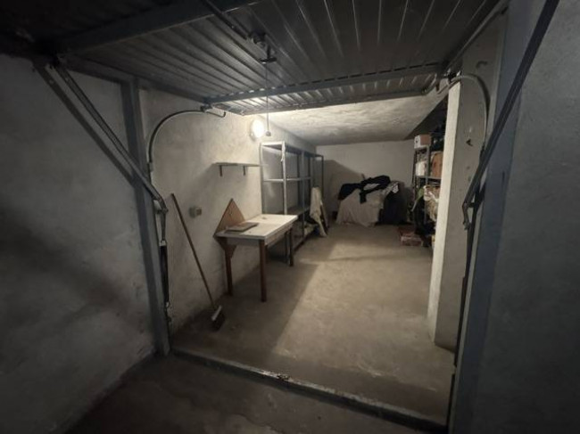 Box o garage in vendita a Pavia