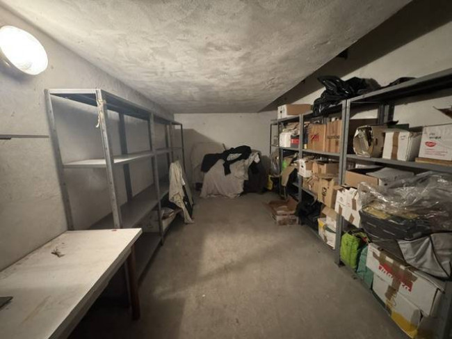 Box o garage in vendita a Pavia