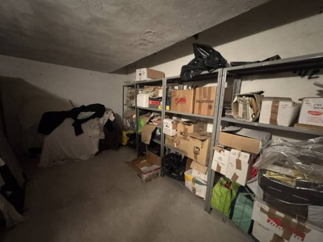 Box o garage in vendita a Pavia
