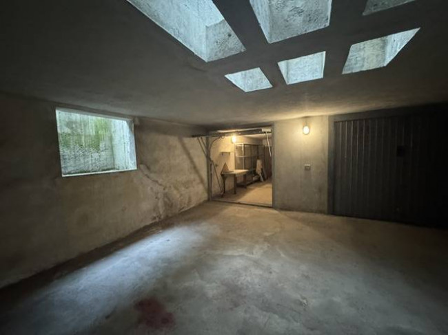 Box o garage in vendita a Pavia