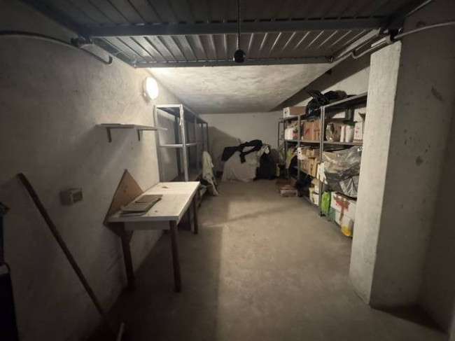 Box o garage in vendita a Pavia