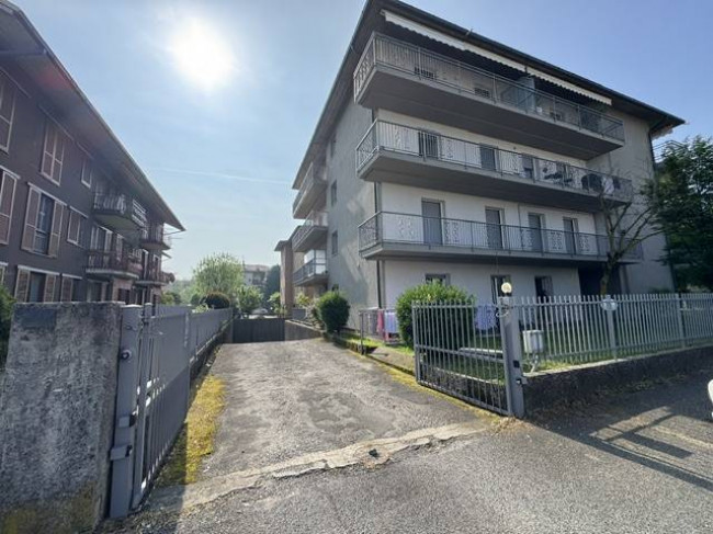 Box o garage in vendita a Pavia