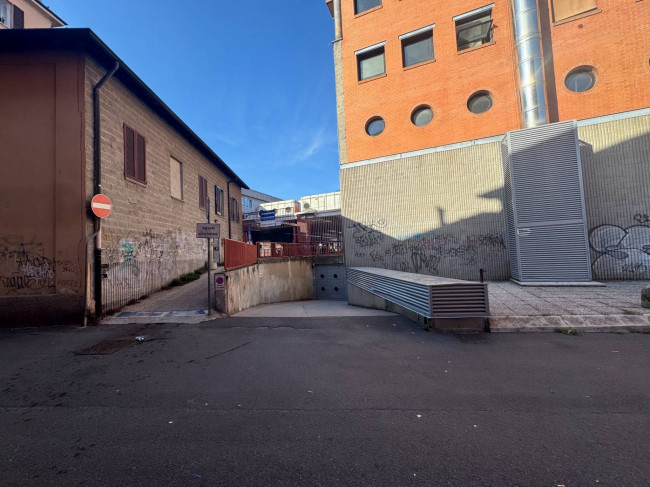 Box o garage in affitto a Pavia