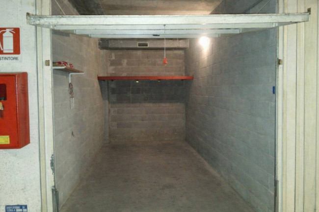Box o garage in affitto a Pavia