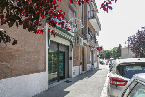 <span>Locale Commerciale</span> in <span>vendita</span> a Genzano di Roma
