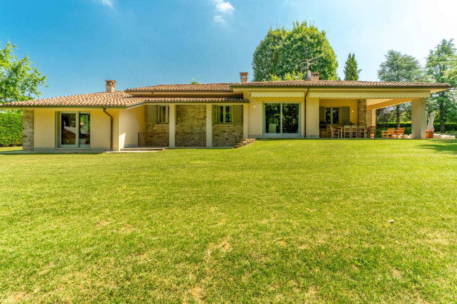 Villa singola in vendita a Gazzola