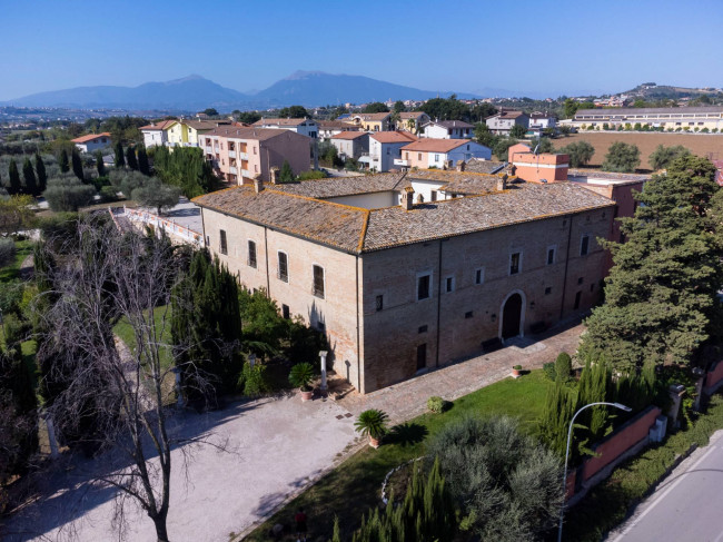 Albergo/Hotel in vendita a Corropoli