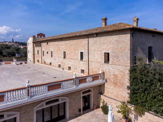 Albergo/Hotel in vendita a Corropoli