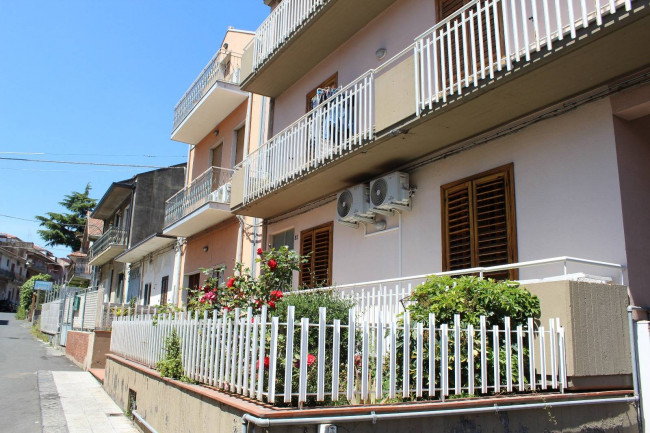 Appartamento in vendita a Aci Sant'Antonio