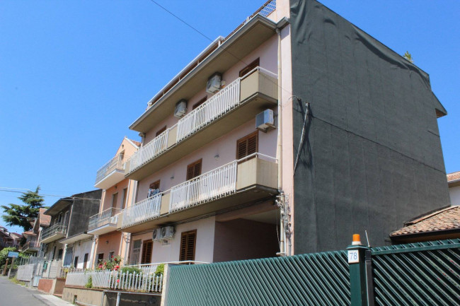 Appartamento in vendita a Aci Sant'Antonio