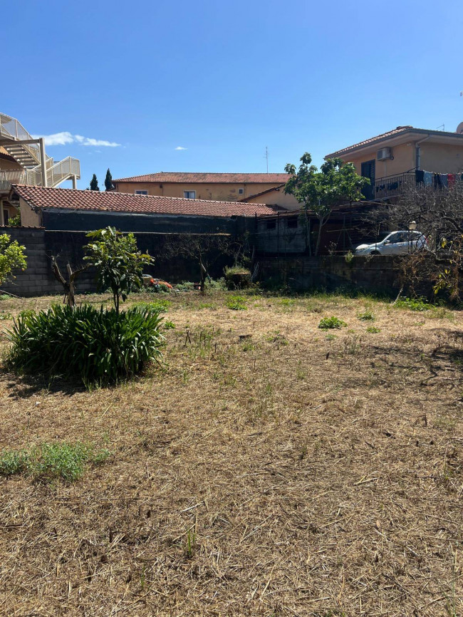 Terreno in vendita a San Giovanni la Punta