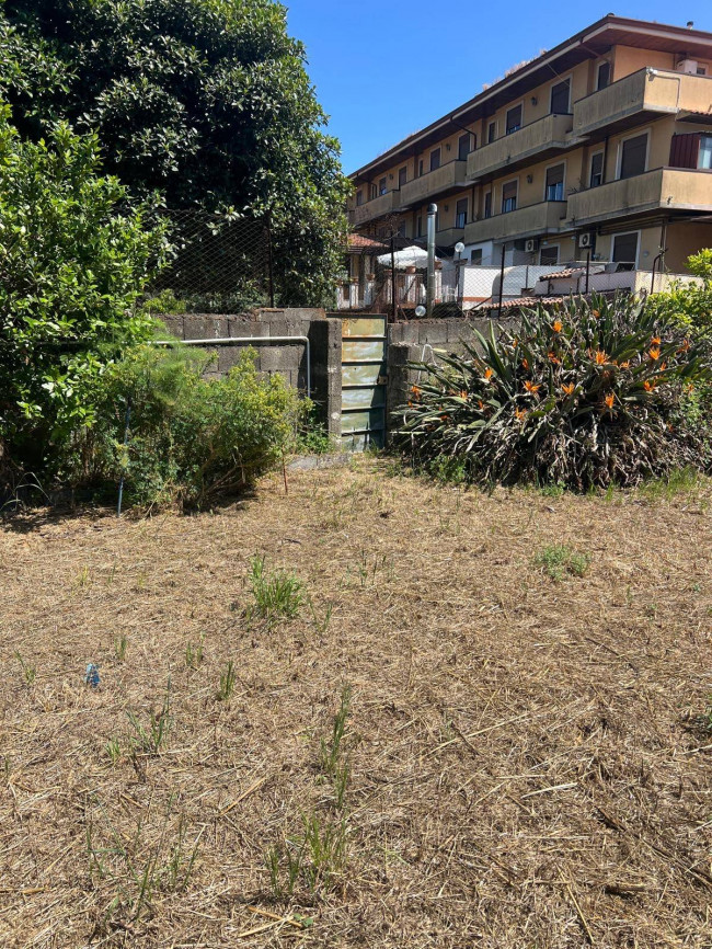 Terreno in vendita a San Giovanni la Punta
