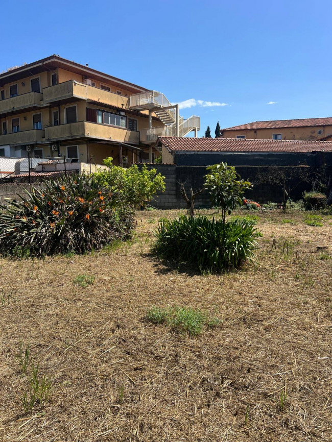 Terreno in vendita a San Giovanni la Punta