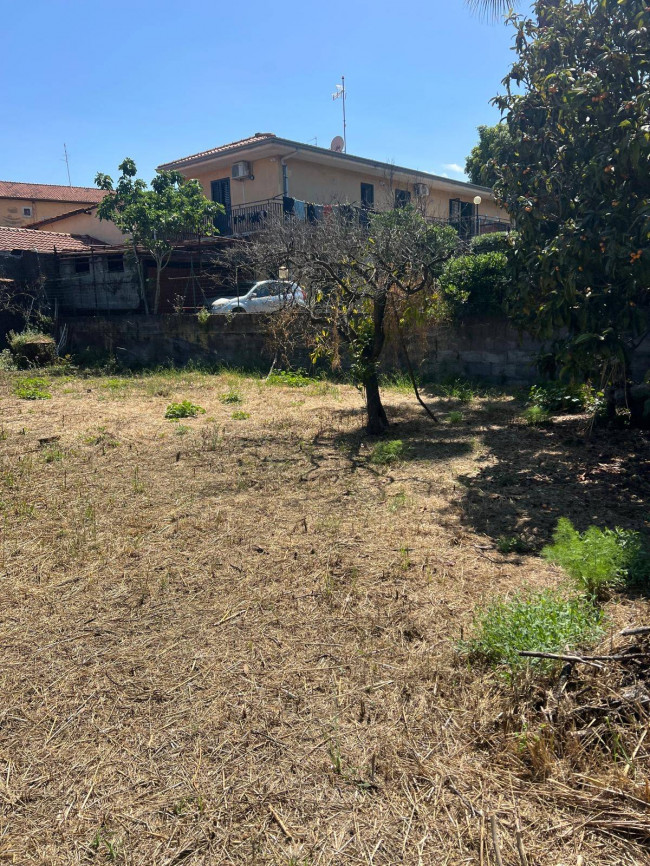 Terreno in vendita a San Giovanni la Punta