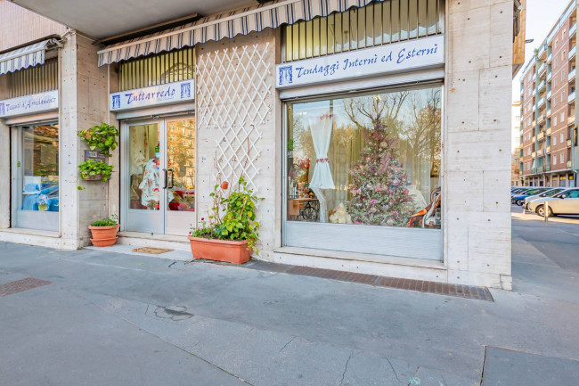 Locale Commerciale in vendita a Milano