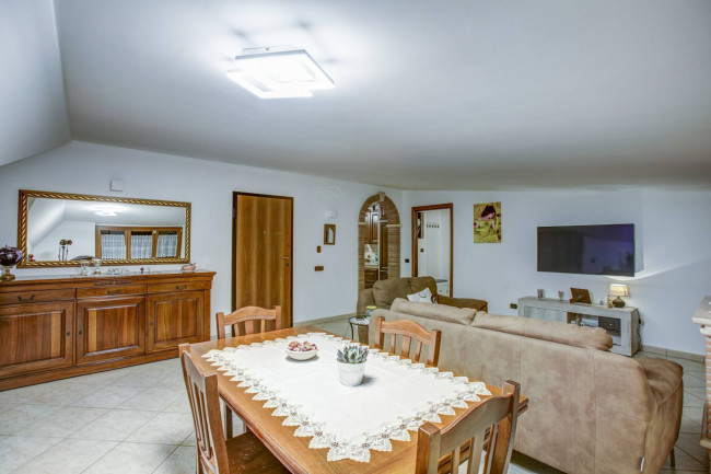 Villa singola in vendita a Pomezia