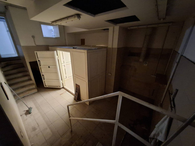 Locale Commerciale in vendita a Roma