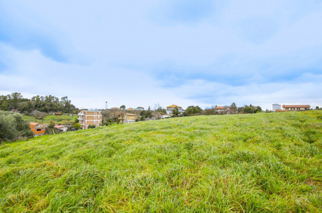 Terreno in vendita a Roma