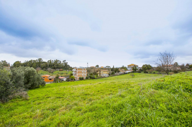 Terreno in vendita a Roma