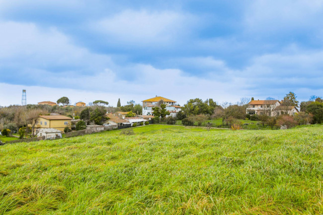 Terreno in vendita a Roma