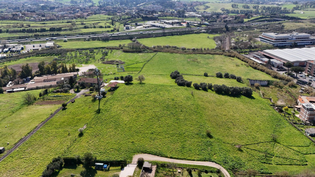 Terreno in vendita a Roma