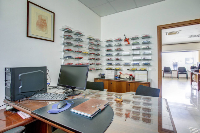 Locale Commerciale in vendita a Roma