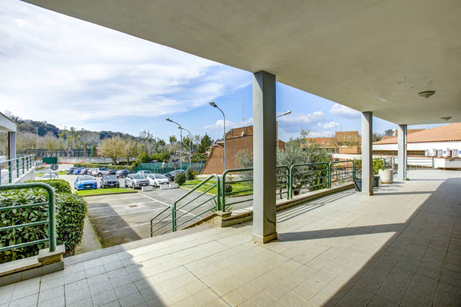 Locale Commerciale in vendita a Roma