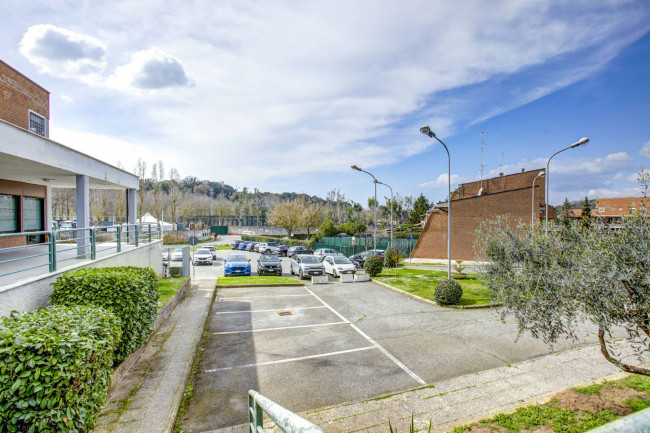 Locale Commerciale in vendita a Roma