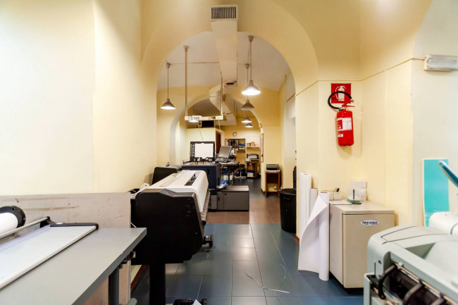 Locale Commerciale in vendita a Roma