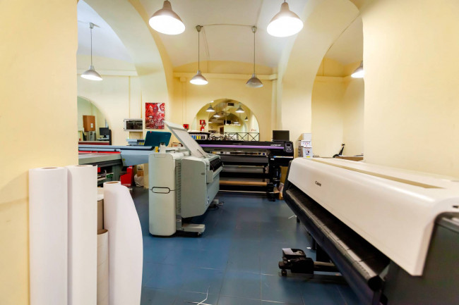 Locale Commerciale in vendita a Roma