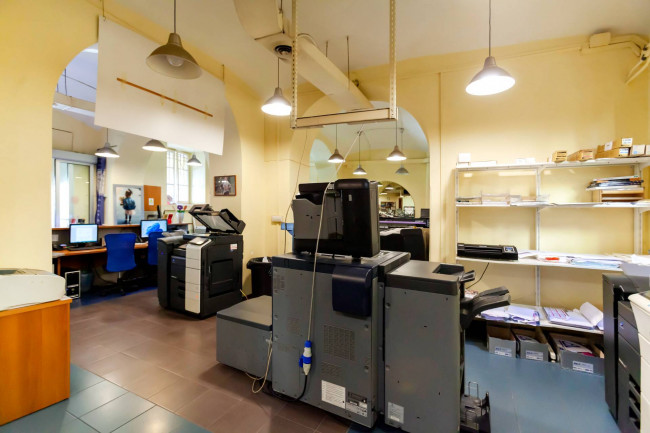 Locale Commerciale in vendita a Roma