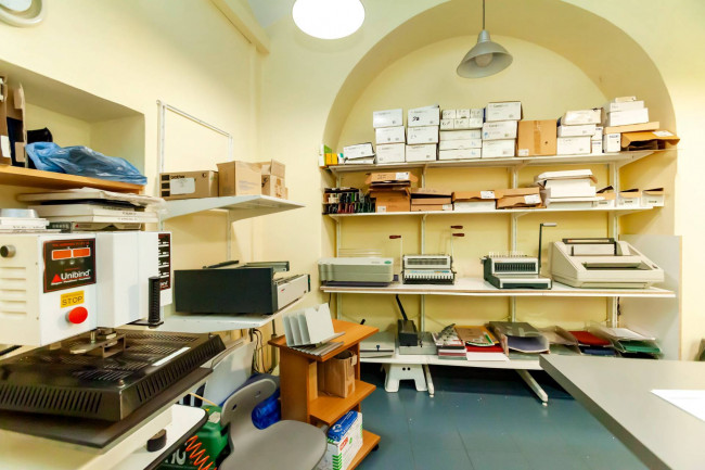 Locale Commerciale in vendita a Roma