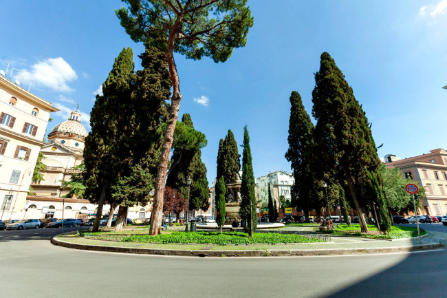 Locale Commerciale in vendita a Roma