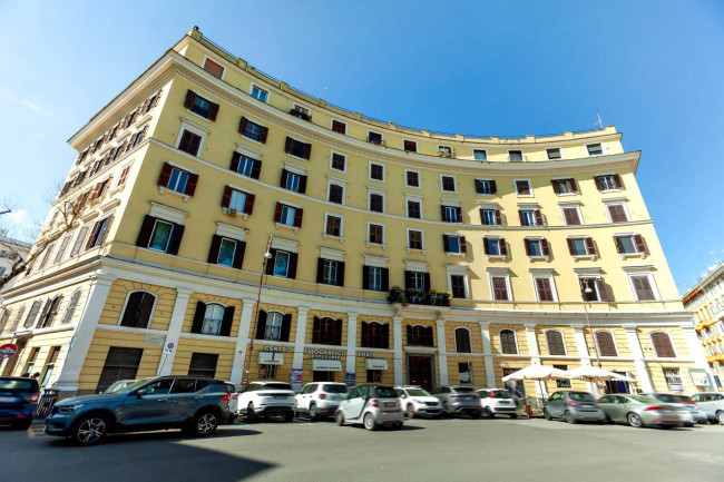 Locale Commerciale in vendita a Roma