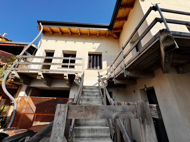 Casa Indipendente in vendita a Lainate