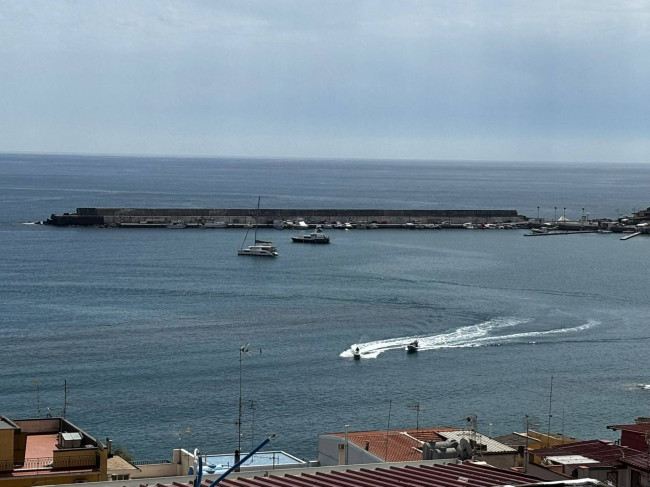 Appartamento in vendita a Giardini-Naxos