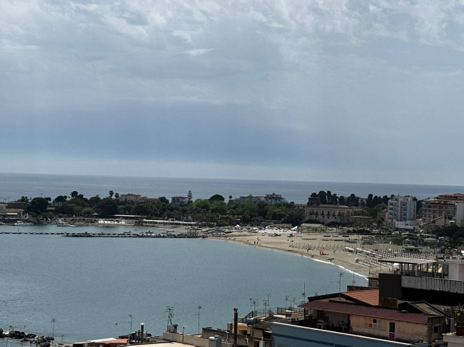 Appartamento in vendita a Giardini-Naxos