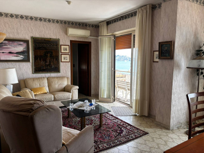 Appartamento in vendita a Giardini-Naxos