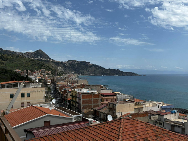 Appartamento in vendita a Giardini-Naxos