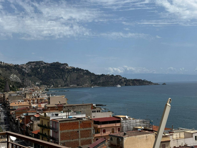 Appartamento in vendita a Giardini-Naxos