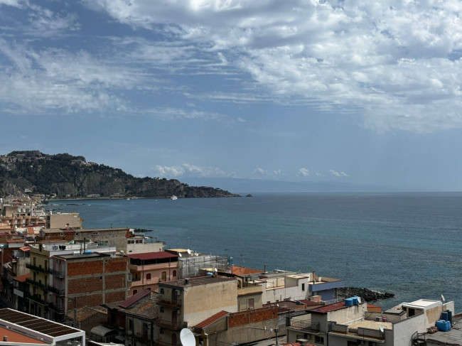 Appartamento in vendita a Giardini-Naxos