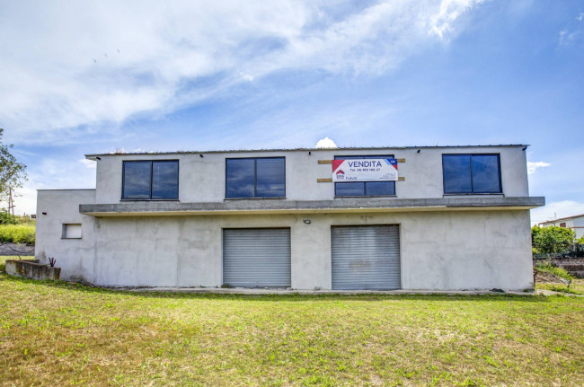 Locale Commerciale in vendita a Ardea