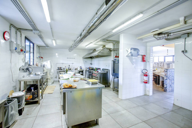 Attività Commerciale in vendita a Pomezia