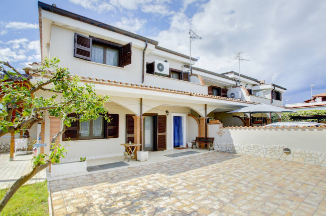 Porzione di villa in vendita a Pomezia