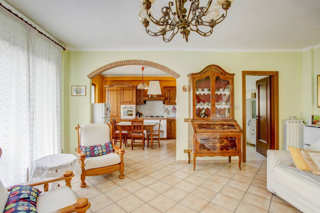 Porzione di villa in vendita a Pomezia