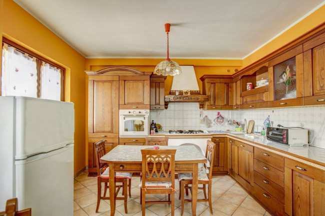 Porzione di villa in vendita a Pomezia