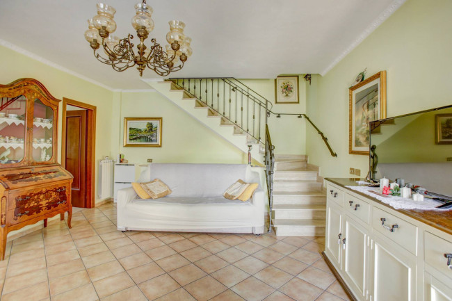 Porzione di villa in vendita a Pomezia